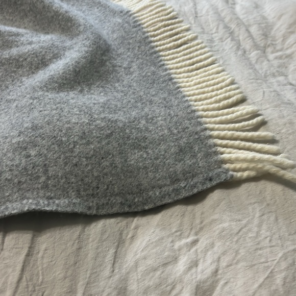 Brooklinen 100% Wool Blanket - Picture 4 of 5